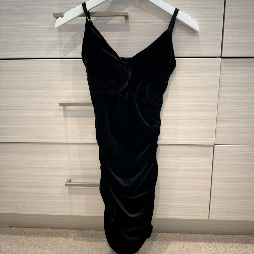 Katie j nyc black velvey girls dress euc